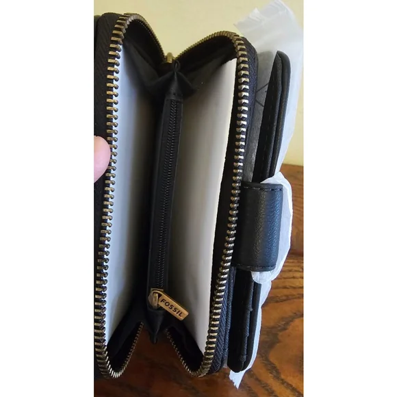 NWT Fossil Bryce Multifunctional Wallet - Picture 5 of 7